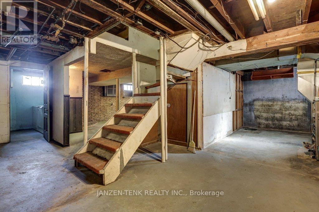 219 Centennial Avenue, Central Elgin, Ontario  N5R 5B4 - Photo 32 - X12475389
