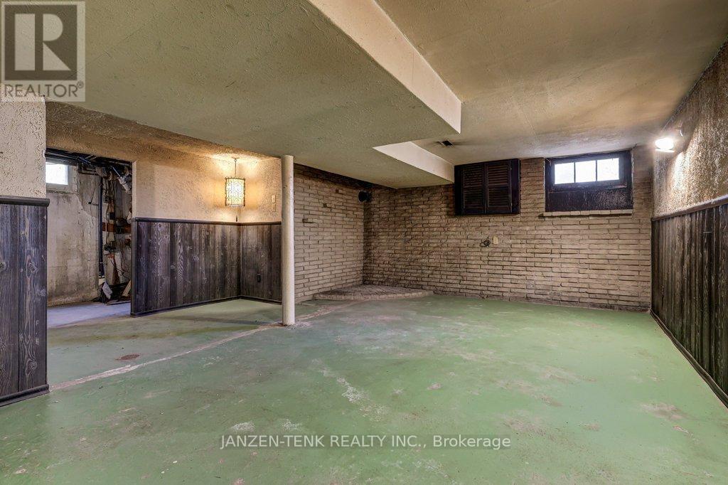 219 Centennial Avenue, Central Elgin, Ontario  N5R 5B4 - Photo 34 - X12475389