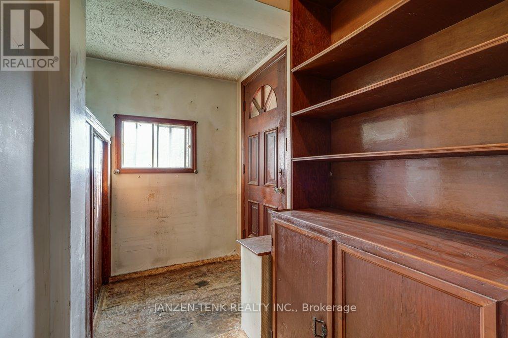 219 Centennial Avenue, Central Elgin, Ontario  N5R 5B4 - Photo 5 - X12475389