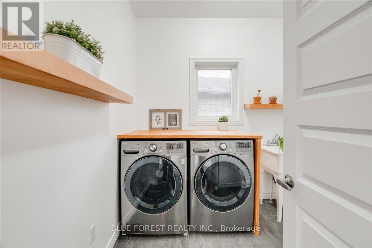 1819 Foxridge Crescent, London North, Ontario  N6G 5B4 - Photo 12 - X12475408