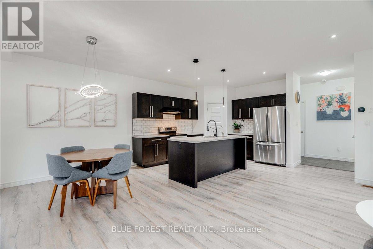 1819 Foxridge Crescent, London North, Ontario  N6G 5B4 - Photo 18 - X12475408