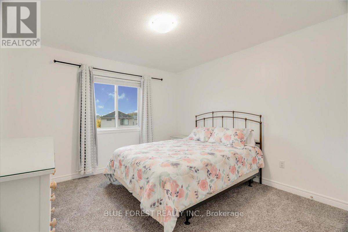 1819 Foxridge Crescent, London North, Ontario  N6G 5B4 - Photo 28 - X12475408
