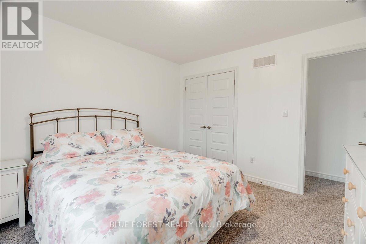 1819 Foxridge Crescent, London North, Ontario  N6G 5B4 - Photo 29 - X12475408