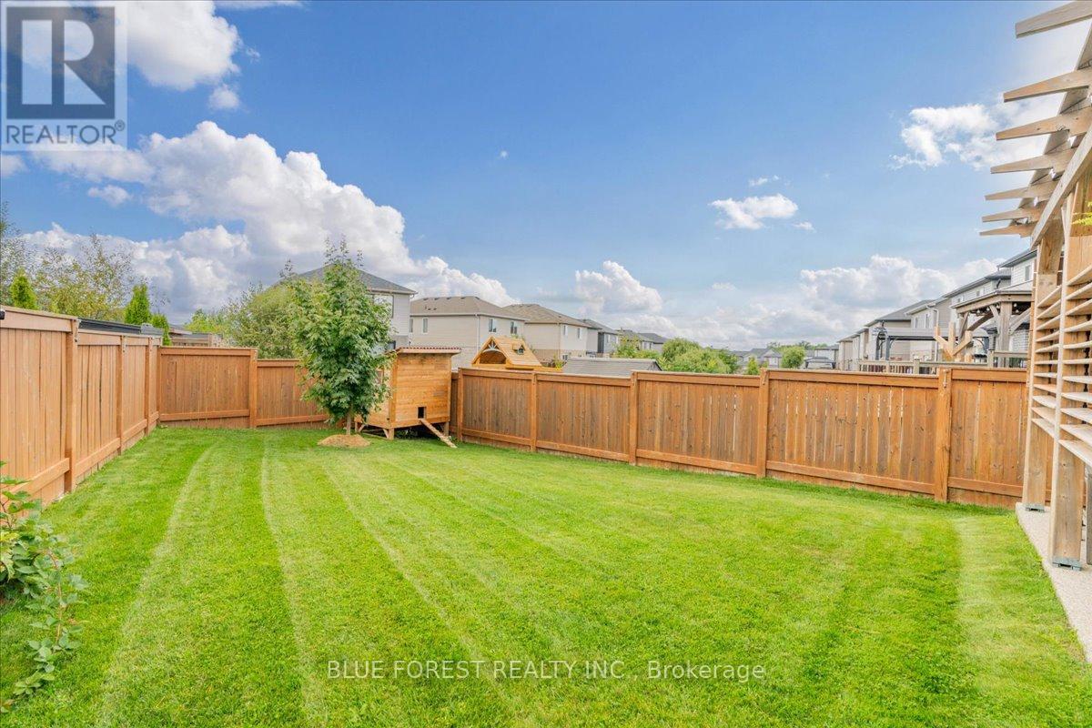 1819 Foxridge Crescent, London North, Ontario  N6G 5B4 - Photo 40 - X12475408