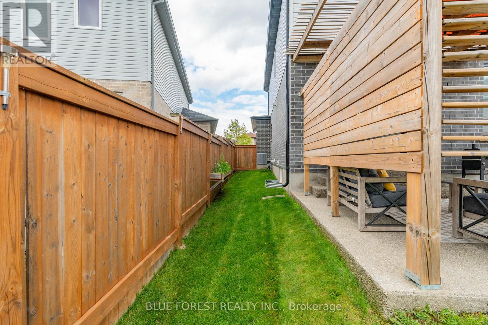 1819 Foxridge Crescent, London North, Ontario  N6G 5B4 - Photo 44 - X12475408