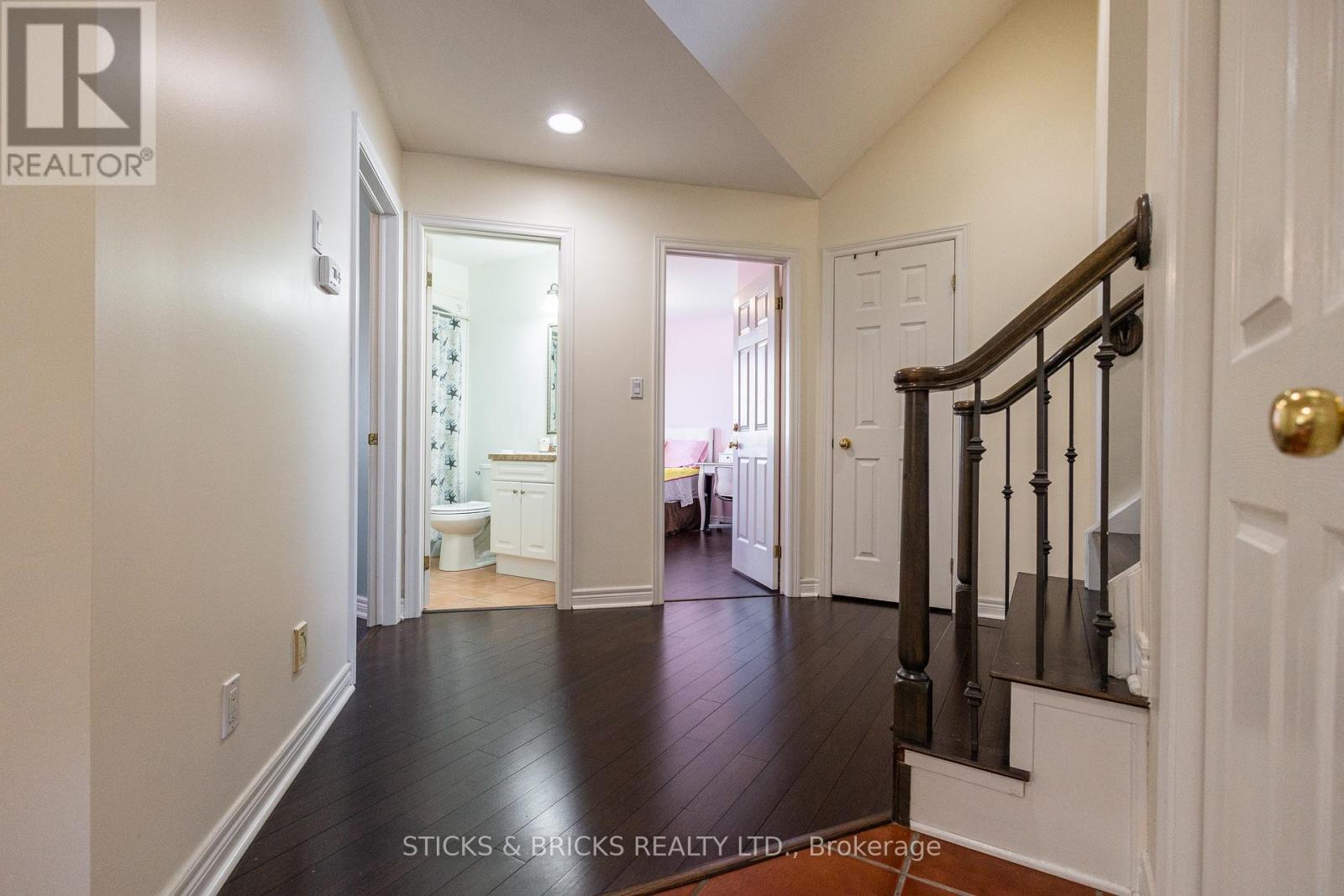 8207 Beaver Glen Drive, Niagara Falls (Ascot), Ontario  L2H 3K5 - Photo 15 - X12475428