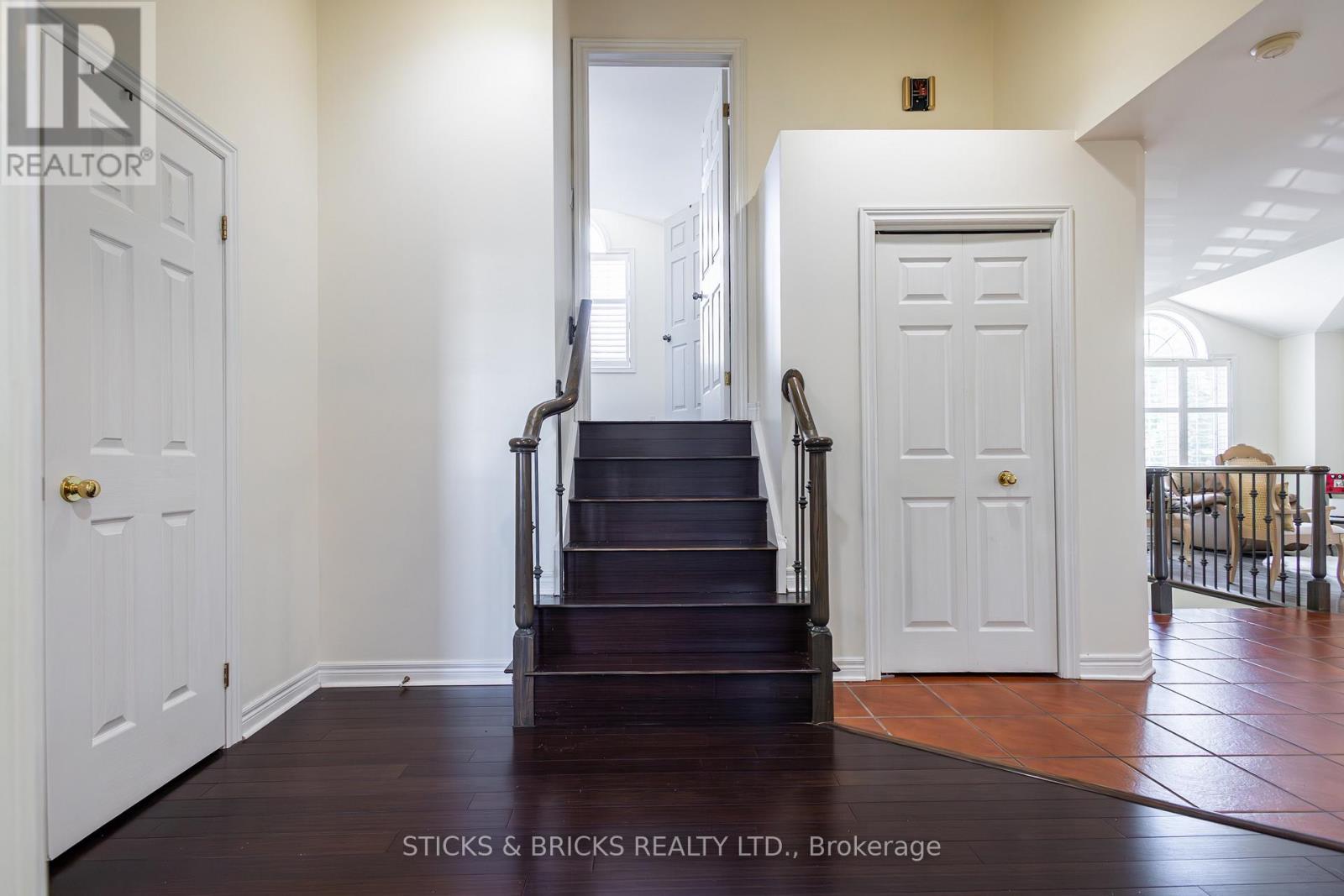 8207 Beaver Glen Drive, Niagara Falls (Ascot), Ontario  L2H 3K5 - Photo 16 - X12475428