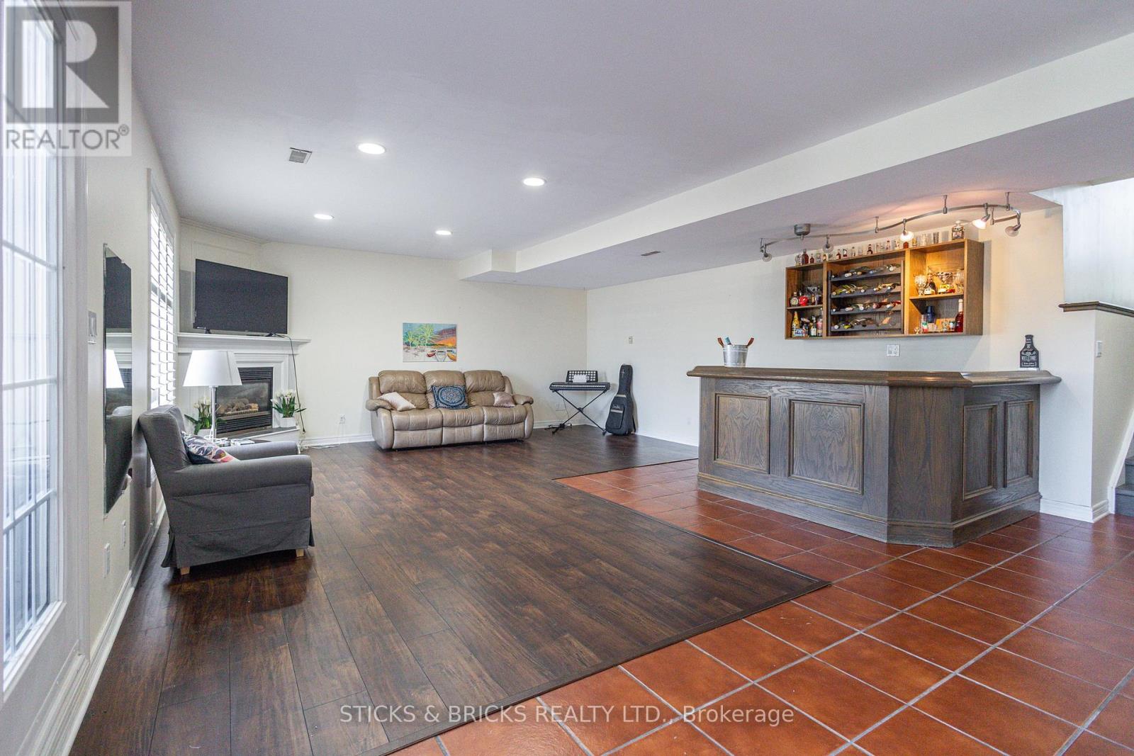 8207 Beaver Glen Drive, Niagara Falls (Ascot), Ontario  L2H 3K5 - Photo 24 - X12475428