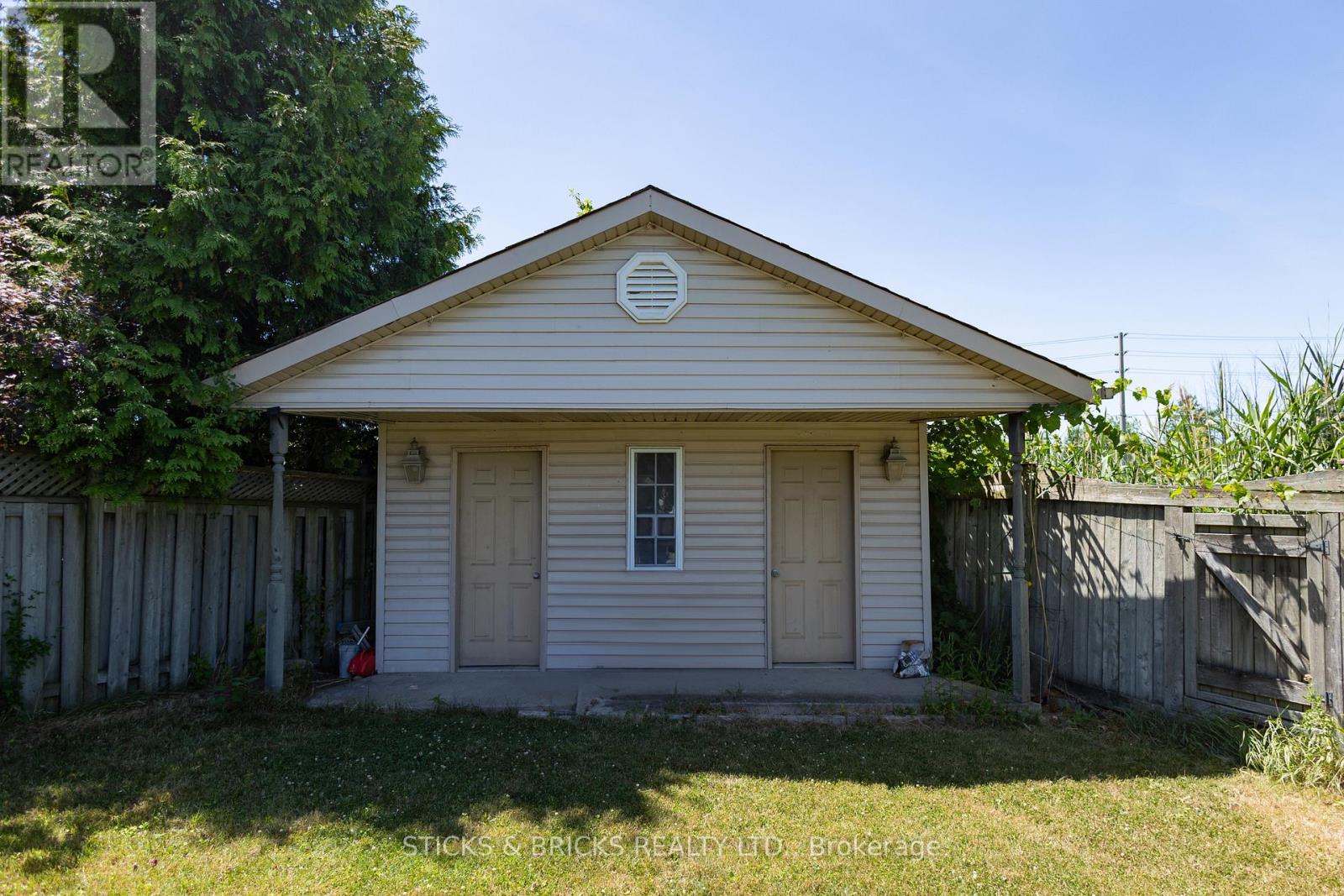 8207 Beaver Glen Drive, Niagara Falls (Ascot), Ontario  L2H 3K5 - Photo 36 - X12475428