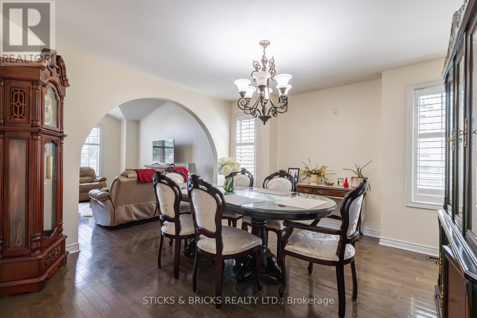 8207 Beaver Glen Drive, Niagara Falls (Ascot), Ontario  L2H 3K5 - Photo 9 - X12475428