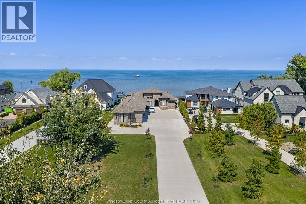 MLS# 25026566: 1014 LILYDALE, Lakeshore, Canada
