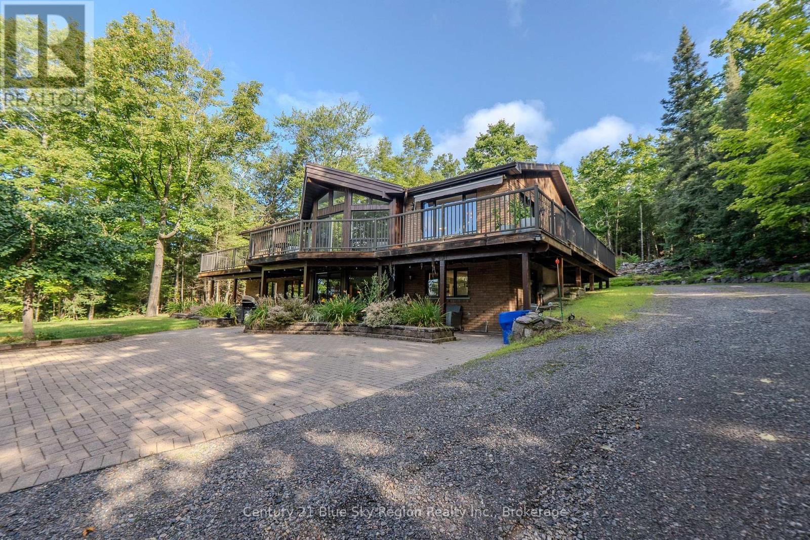 708 Anita Avenue, North Bay, Ontario  P1B 8G4 - Photo 2 - X12475463