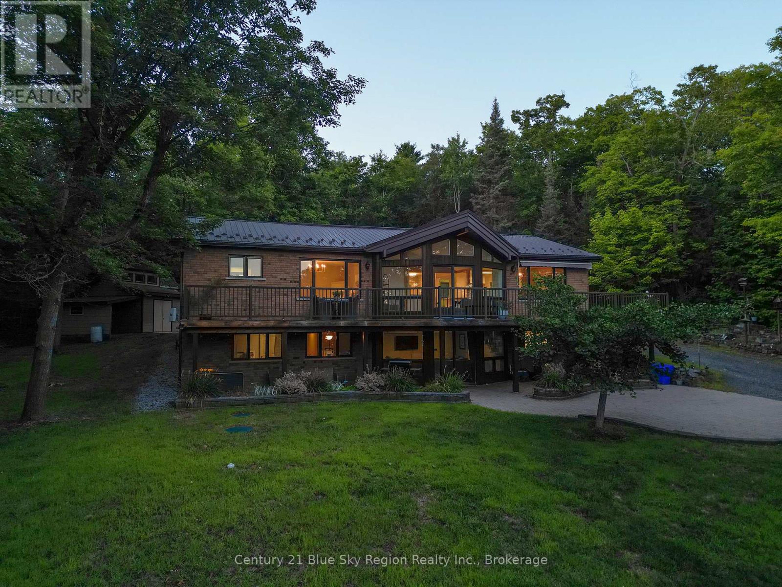 708 Anita Avenue, North Bay, Ontario  P1B 8G4 - Photo 6 - X12475463