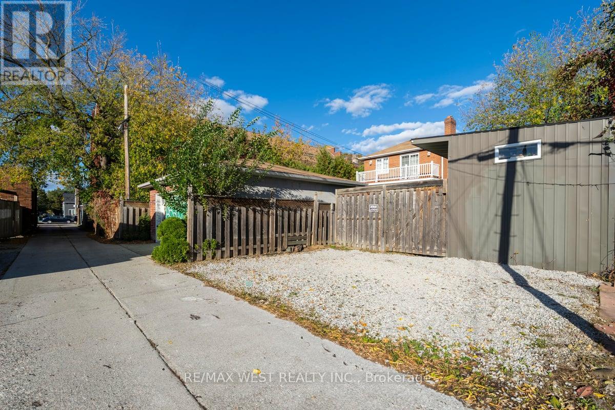 176 Sixth Street, Toronto, Ontario  M8V 3A5 - Photo 2 - W12471326