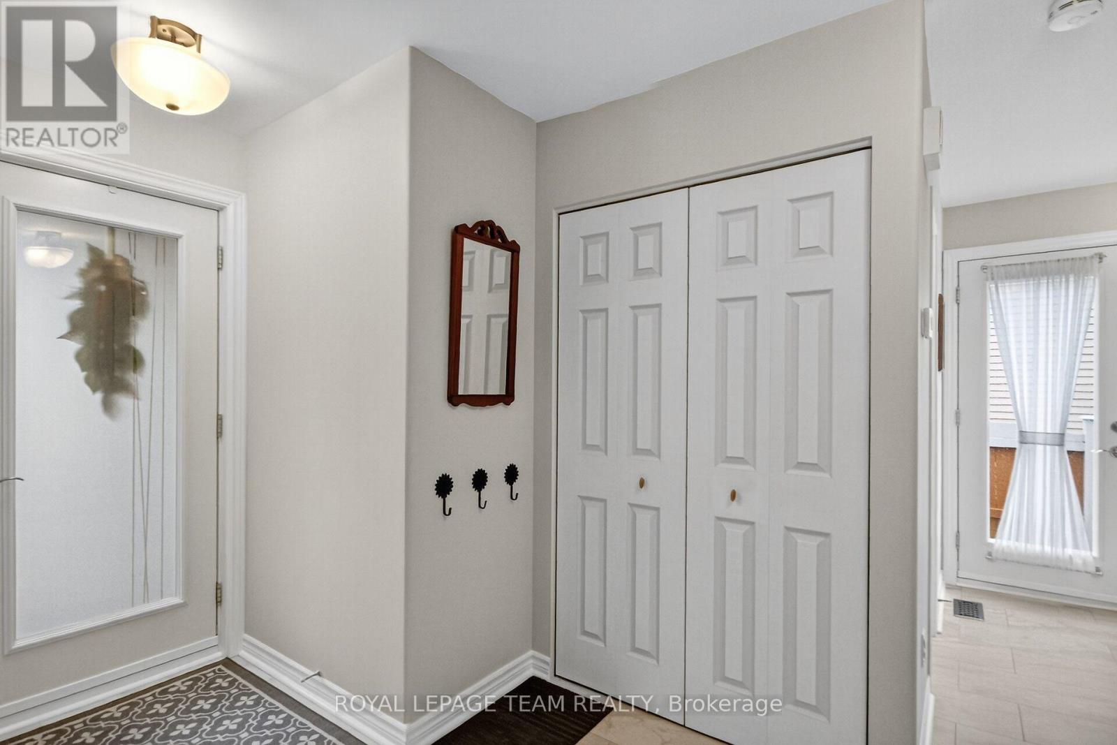 21 Raftus Square, Ottawa, Ontario  K2J 2K9 - Photo 4 - X12475448