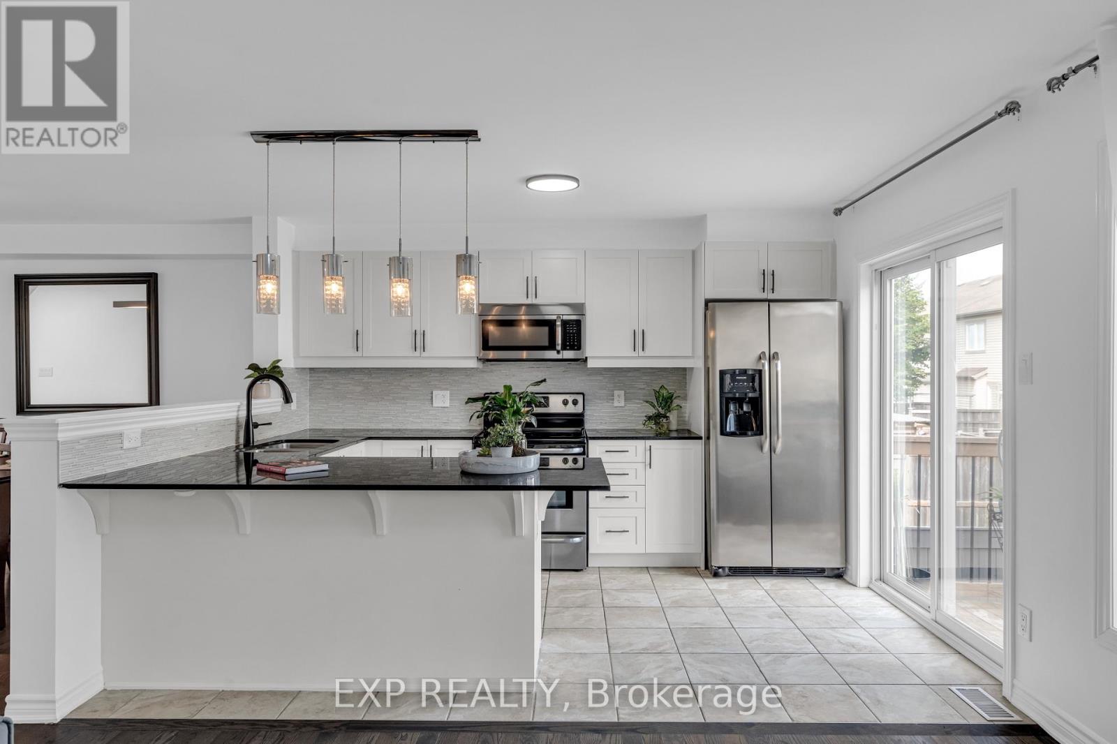 709 Maloja Way, Ottawa, Ontario  K2S 0N6 - Photo 10 - X12475465