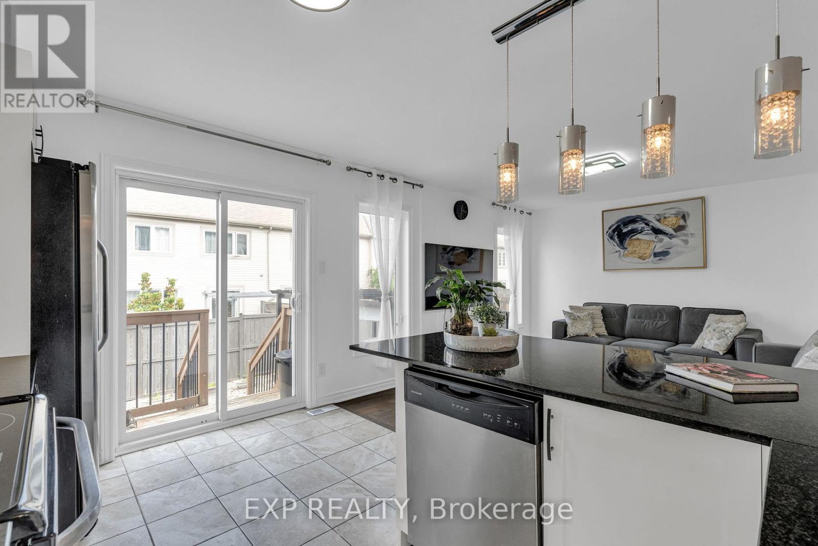 709 Maloja Way, Ottawa, Ontario  K2S 0N6 - Photo 13 - X12475465