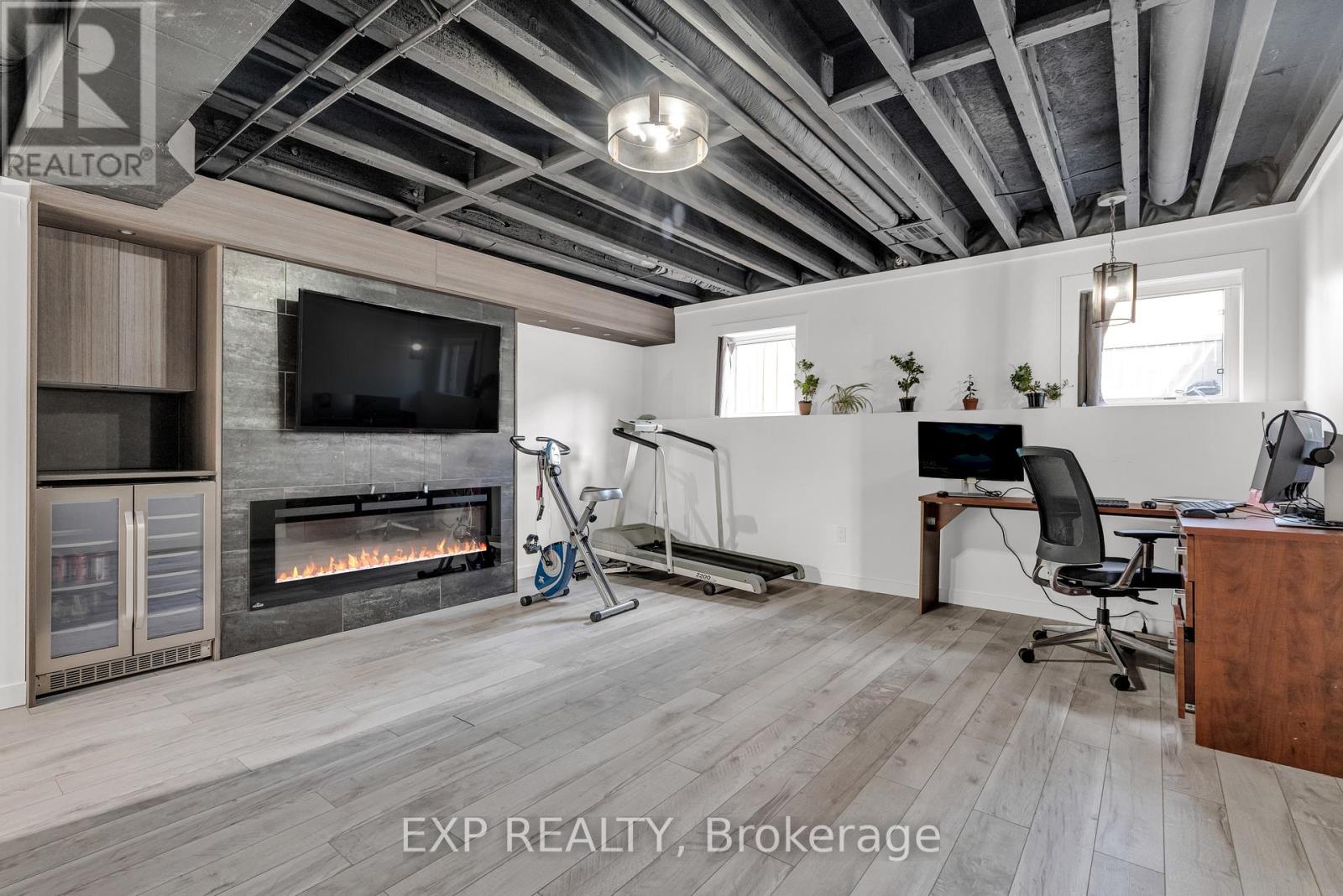 709 Maloja Way, Ottawa, Ontario  K2S 0N6 - Photo 32 - X12475465