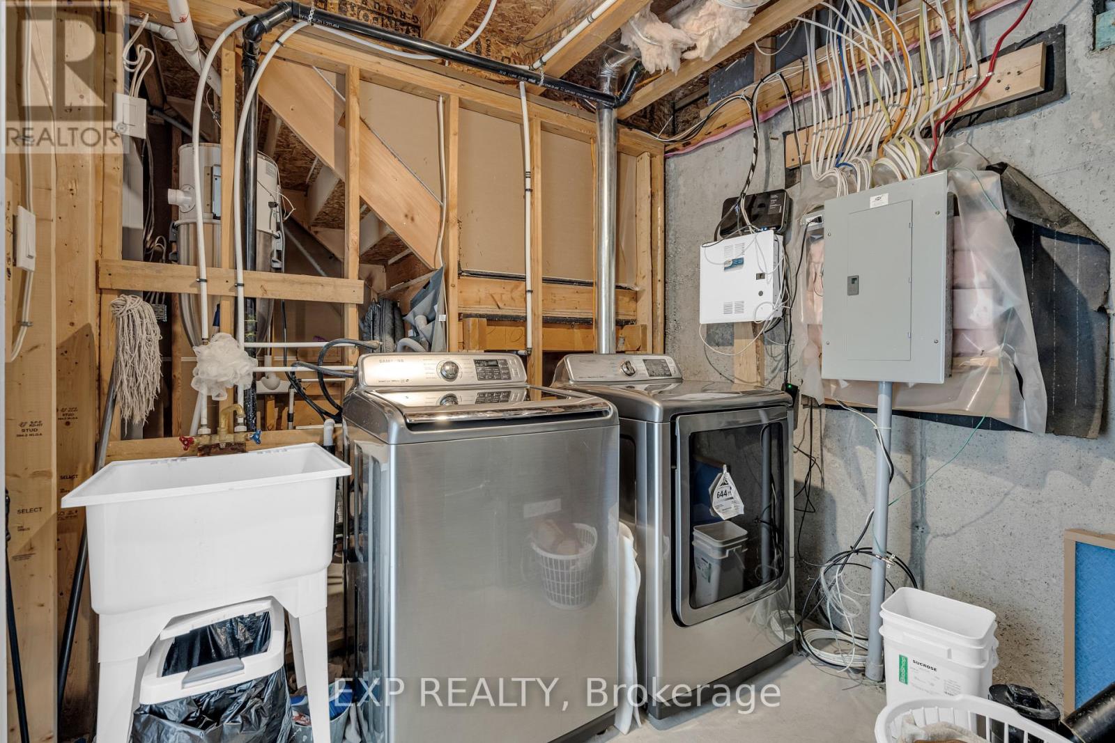 709 Maloja Way, Ottawa, Ontario  K2S 0N6 - Photo 34 - X12475465