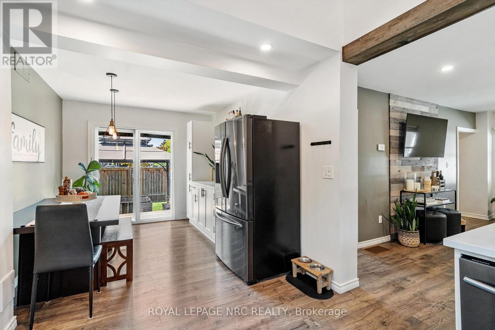 264 Lakeshore Road, St. Catharines, Ontario  L2M 7R3 - Photo 14 - X12475499