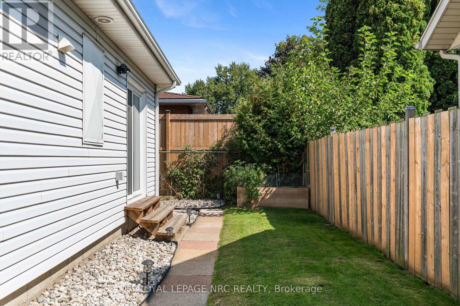 264 Lakeshore Road, St. Catharines, Ontario  L2M 7R3 - Photo 28 - X12475499