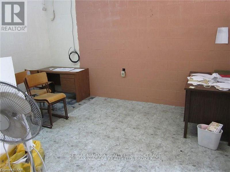 4541 Crysler Avenue, Niagara Falls, Ontario  L2E 3V5 - Photo 15 - X12475502