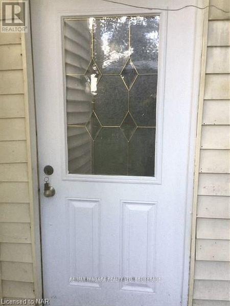 4541 Crysler Avenue, Niagara Falls, Ontario  L2E 3V5 - Photo 4 - X12475502