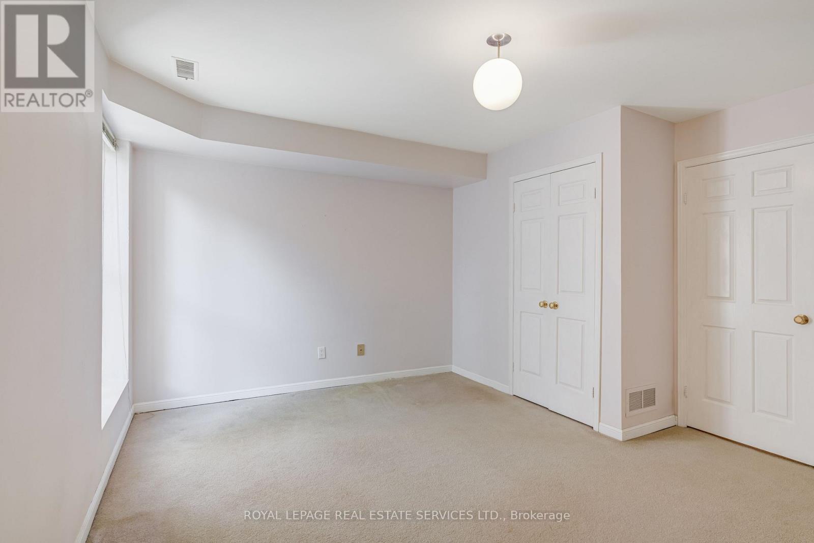 64 Arnold Avenue, Toronto, Ontario  M5A 3B2 - Photo 34 - C12474839