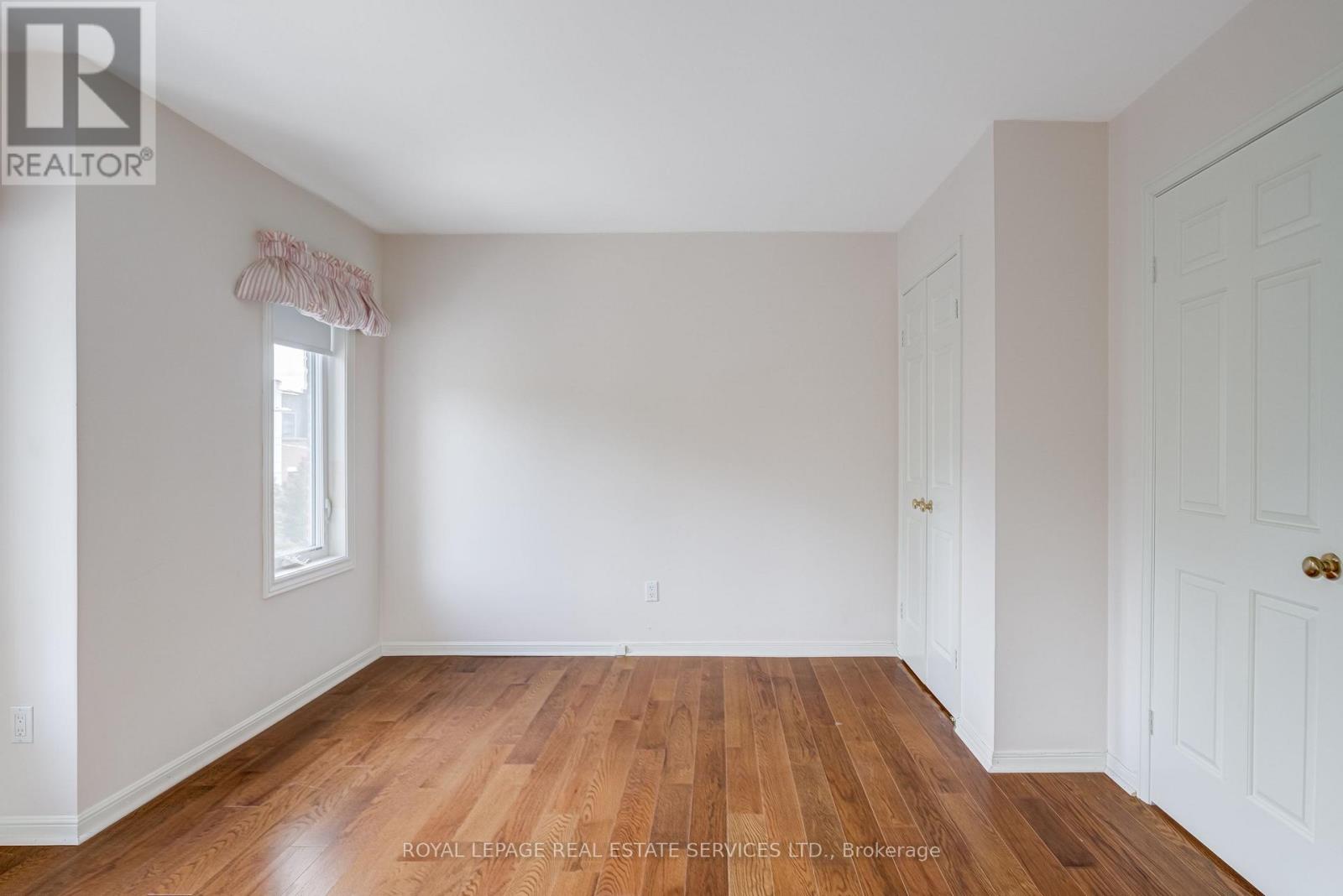64 Arnold Avenue, Toronto, Ontario  M5A 3B2 - Photo 13 - C12474839