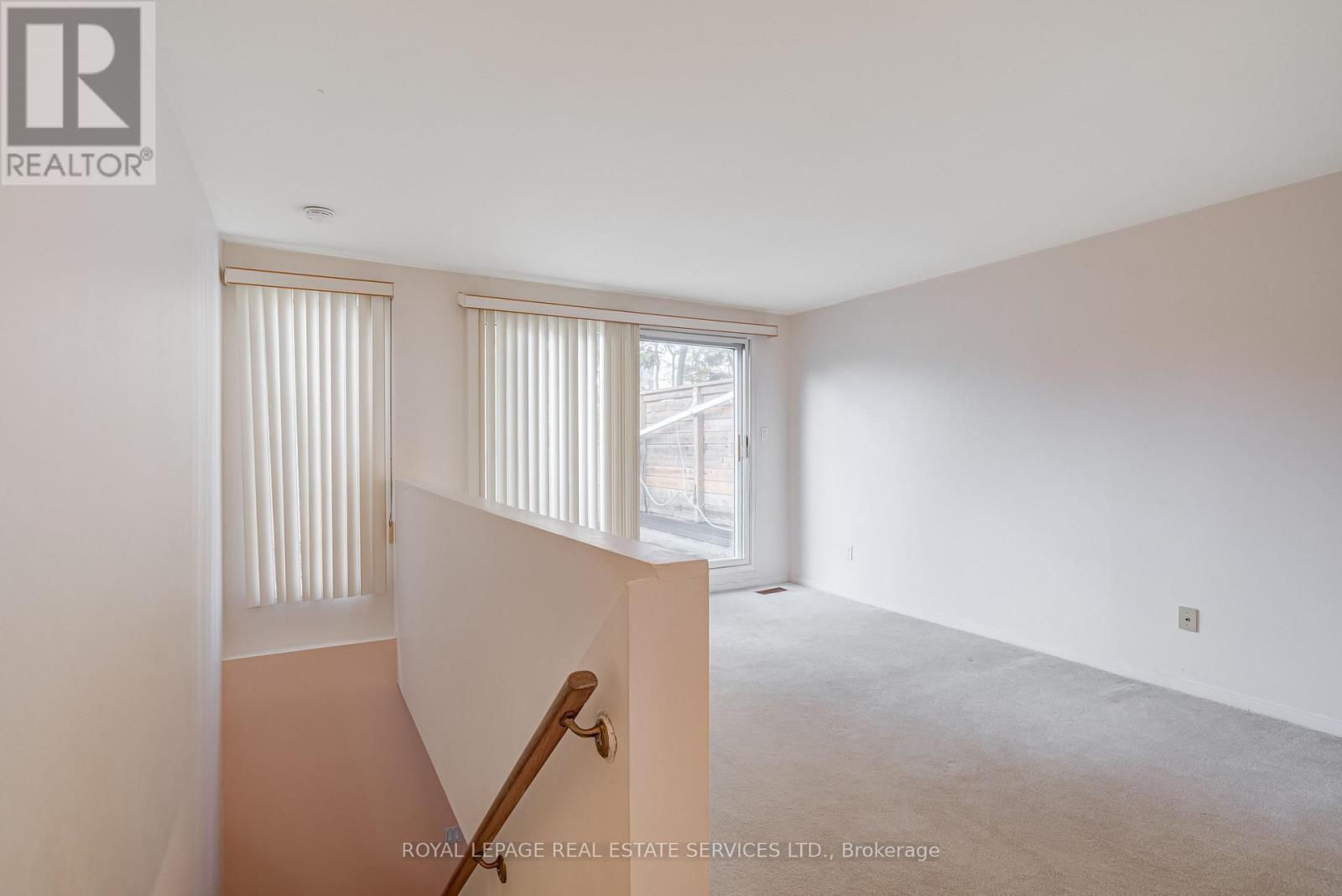 64 Arnold Avenue, Toronto, Ontario  M5A 3B2 - Photo 22 - C12474839