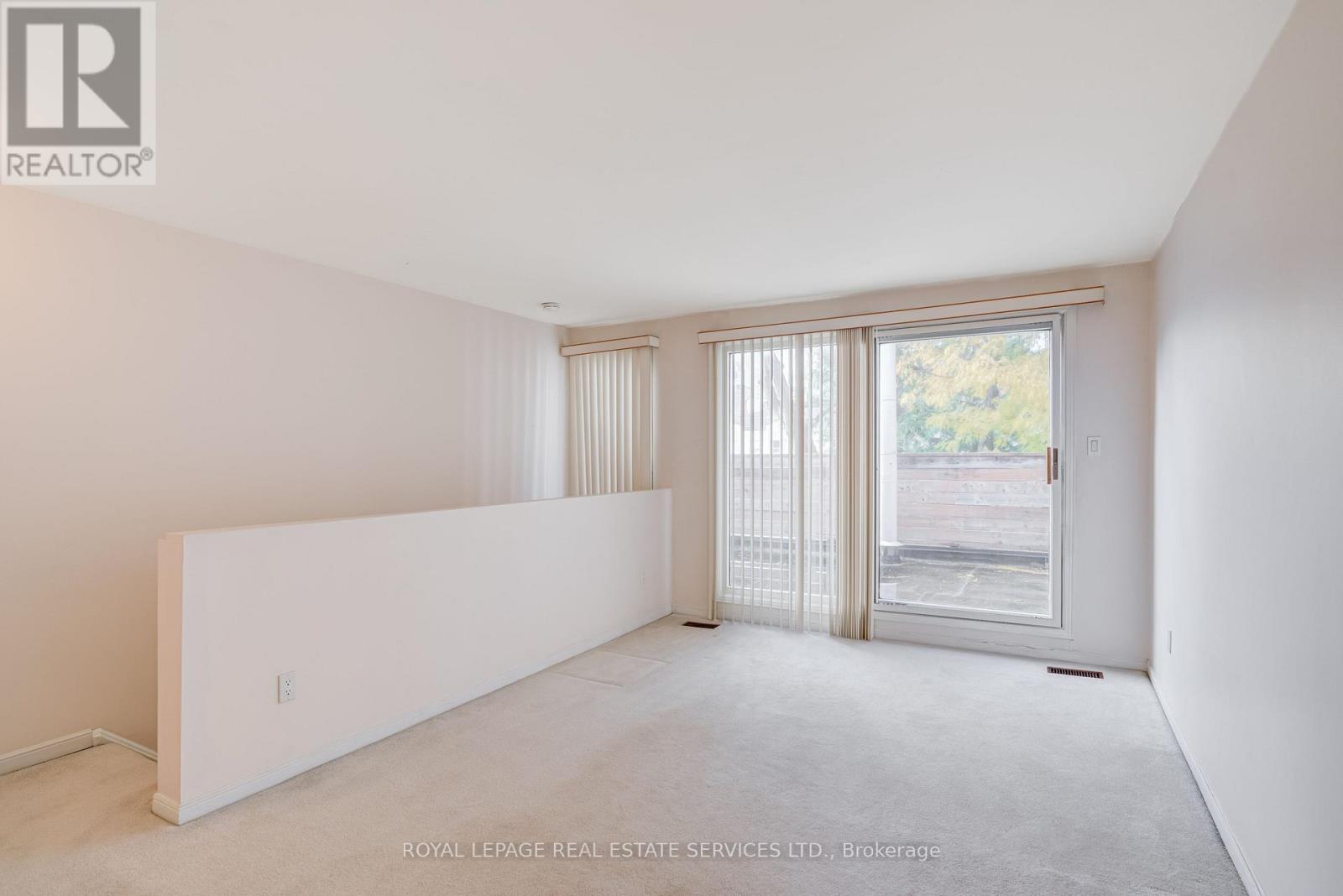 64 Arnold Avenue, Toronto, Ontario  M5A 3B2 - Photo 21 - C12474839