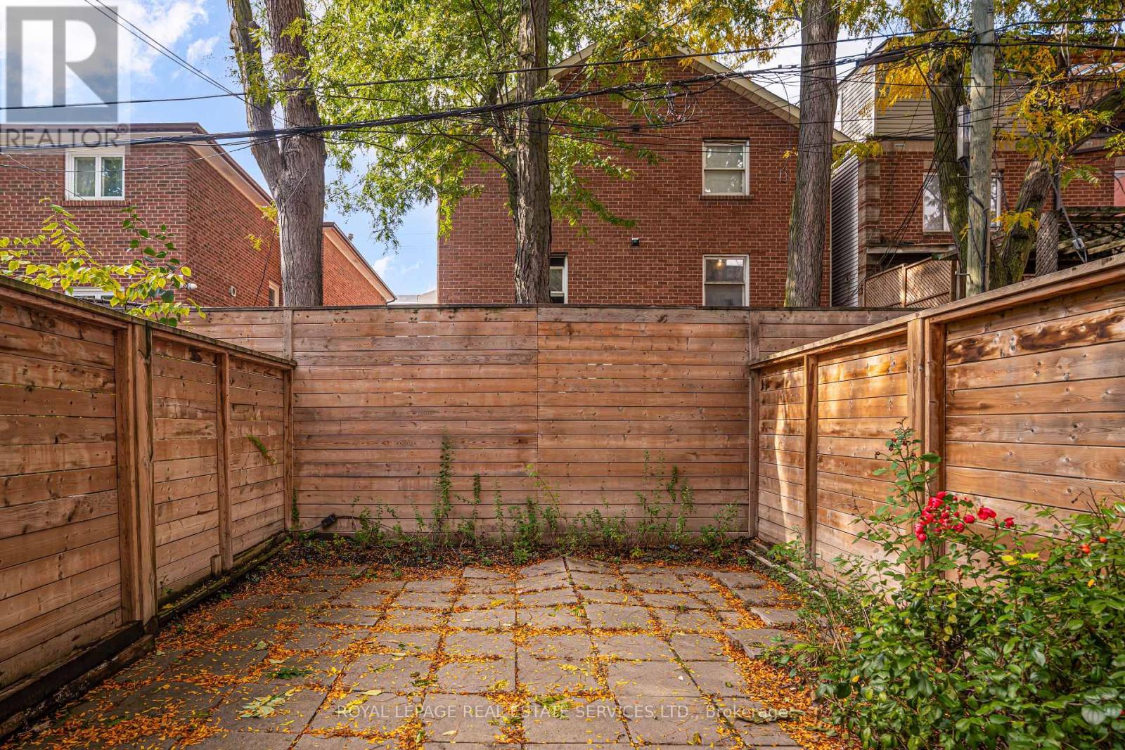 64 Arnold Avenue, Toronto, Ontario  M5A 3B2 - Photo 38 - C12474839