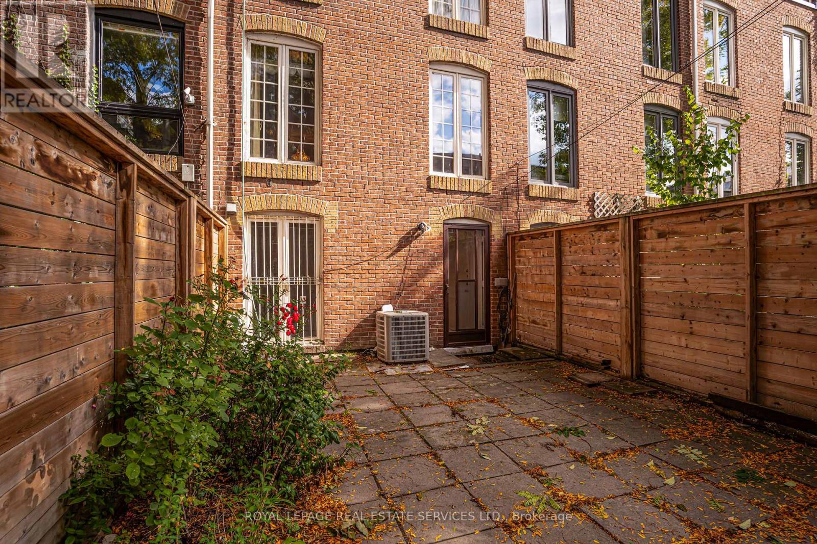 64 Arnold Avenue, Toronto, Ontario  M5A 3B2 - Photo 40 - C12474839