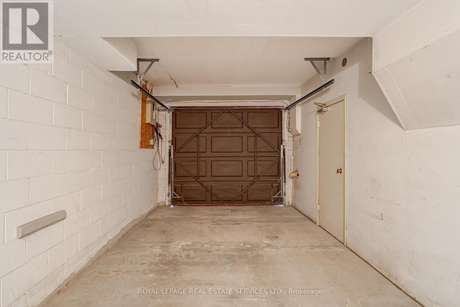 64 Arnold Avenue, Toronto, Ontario  M5A 3B2 - Photo 36 - C12474839