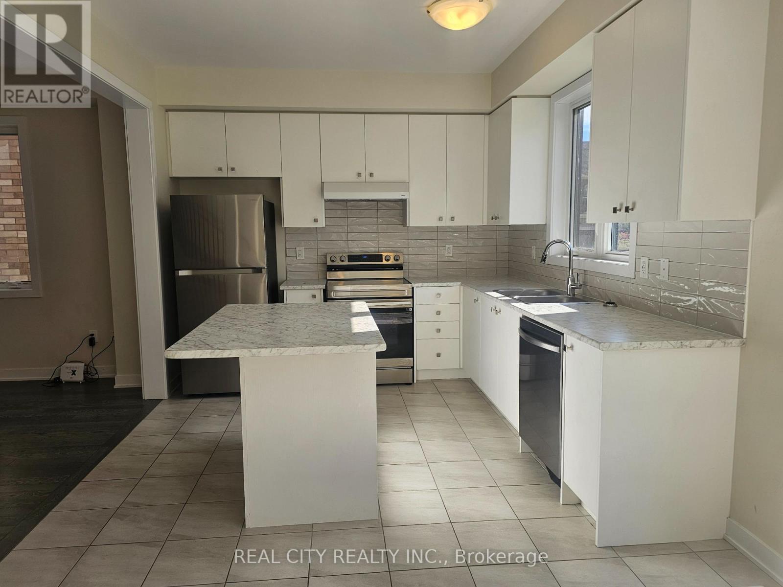 15 Rudder Road, Welland, Ontario  L3B 0M5 - Photo 14 - X12394384