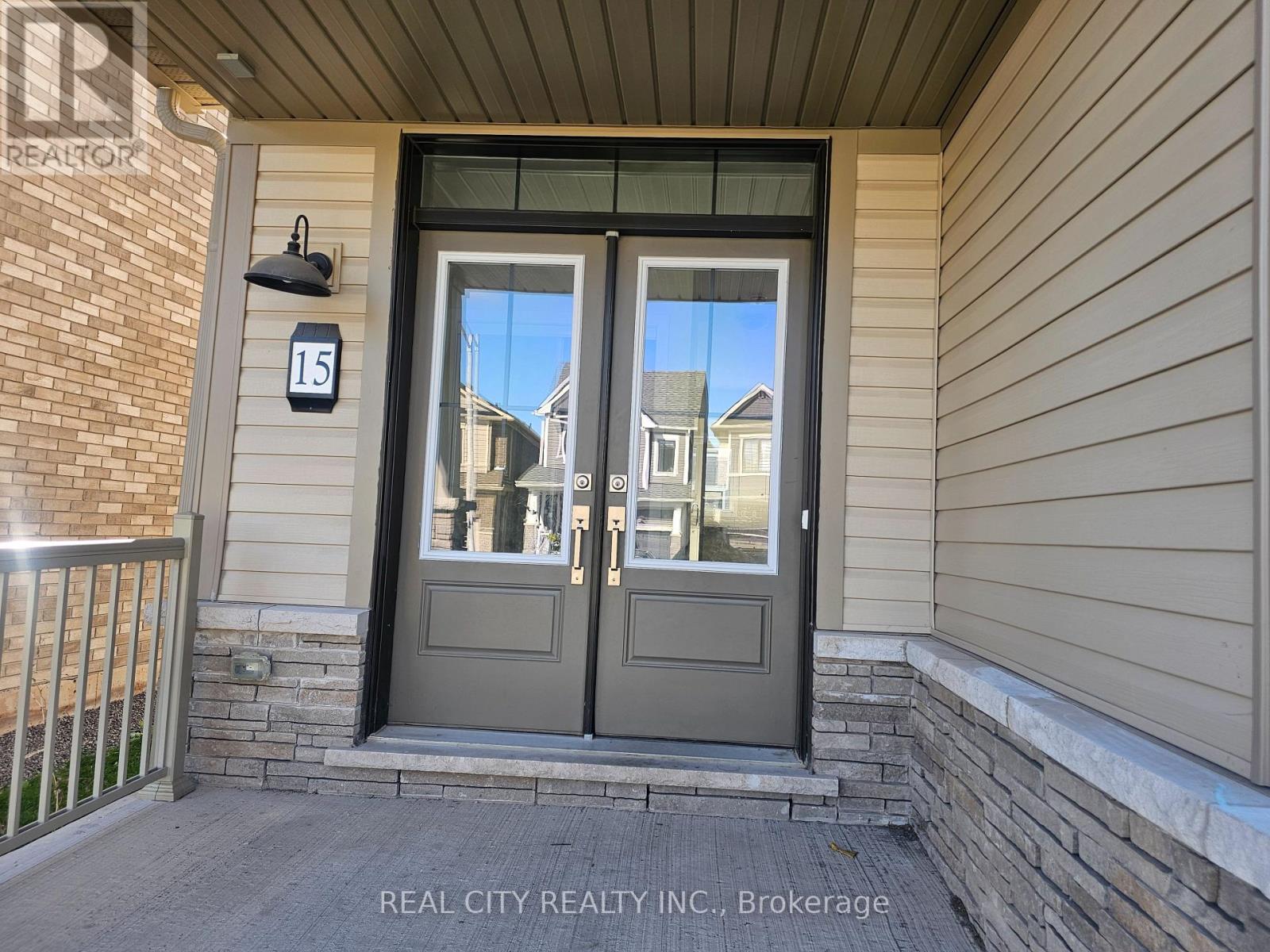 15 Rudder Road, Welland, Ontario  L3B 0M5 - Photo 5 - X12394384