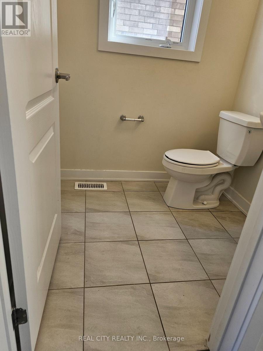 15 Rudder Road, Welland, Ontario  L3B 0M5 - Photo 10 - X12394384