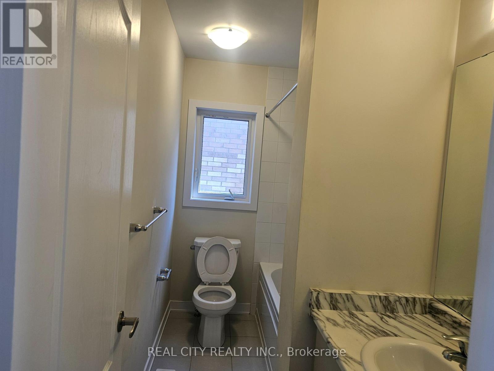 15 Rudder Road, Welland, Ontario  L3B 0M5 - Photo 22 - X12394384