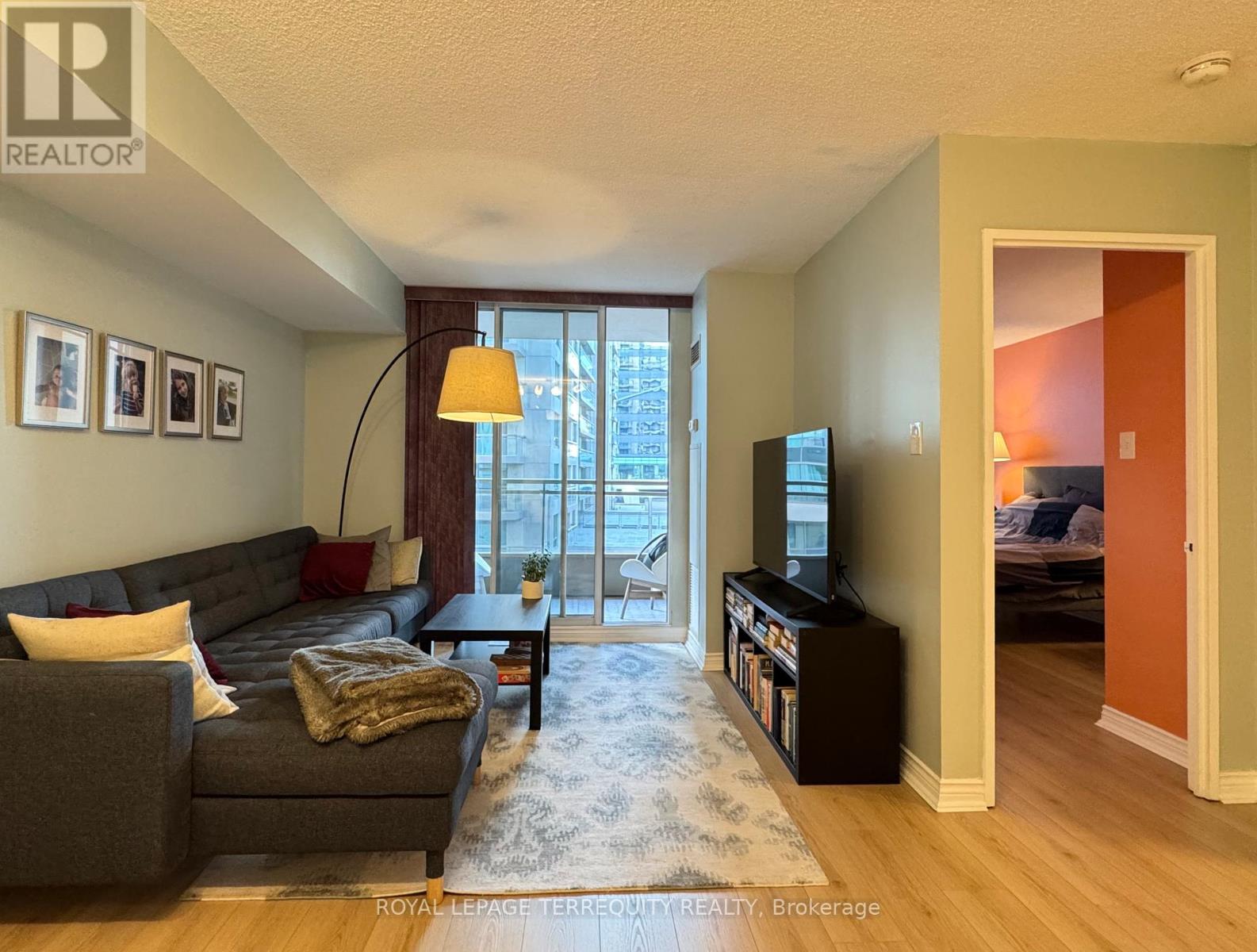 601 - 256 DORIS AVENUE, Toronto, Ontario