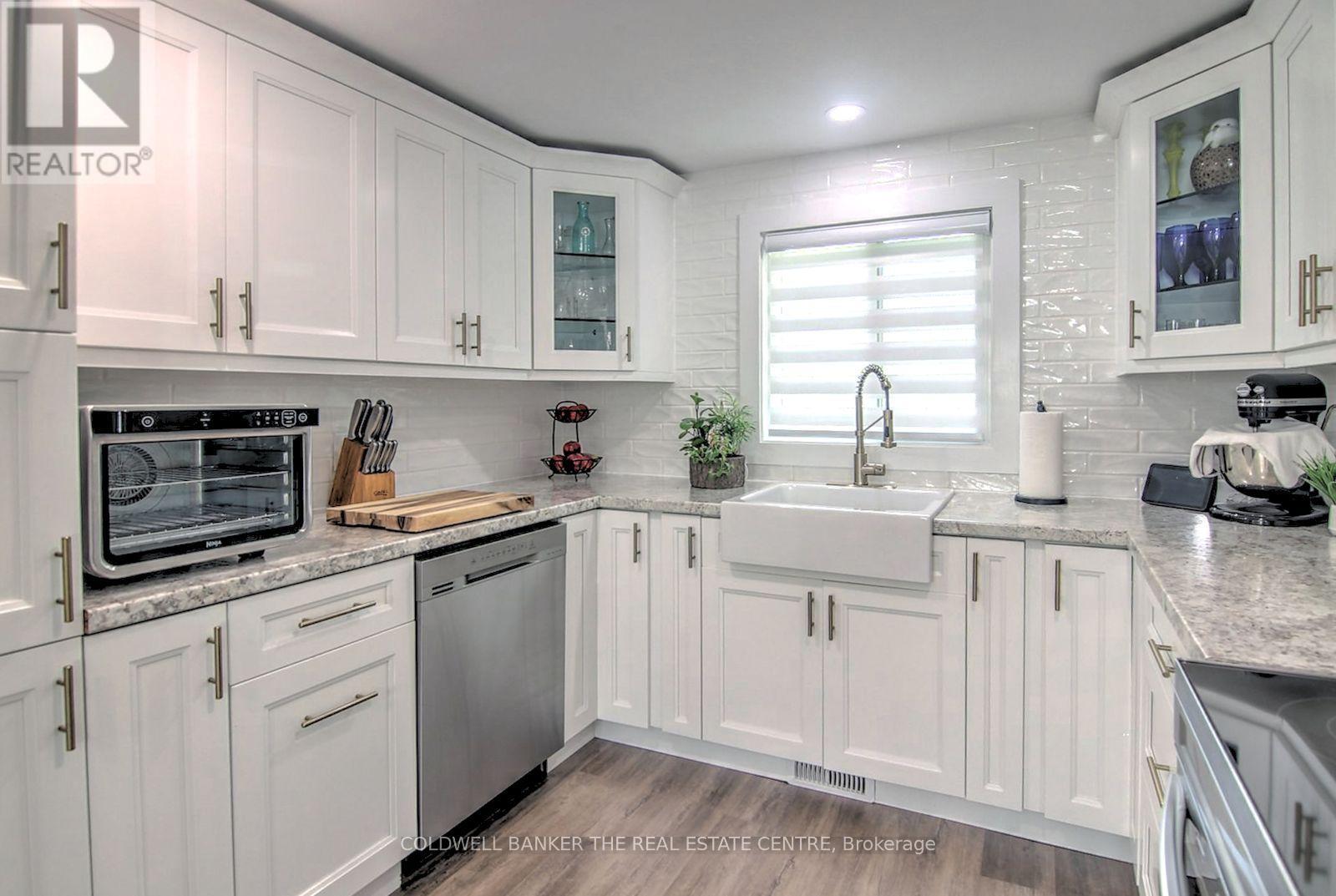 55 Prince Street W, Kawartha Lakes, Ontario  K0M 1A0 - Photo 11 - X12437635