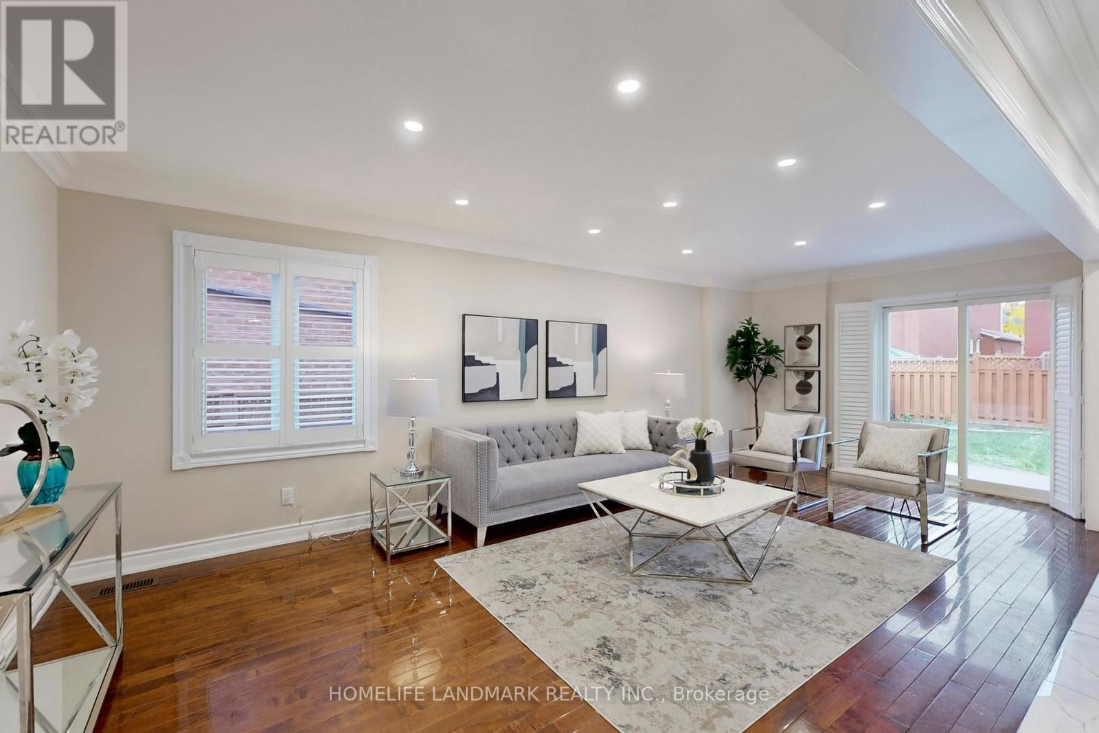 5 Irenemount Crescent, Markham, Ontario  L3S 3C7 - Photo 4 - N12473890