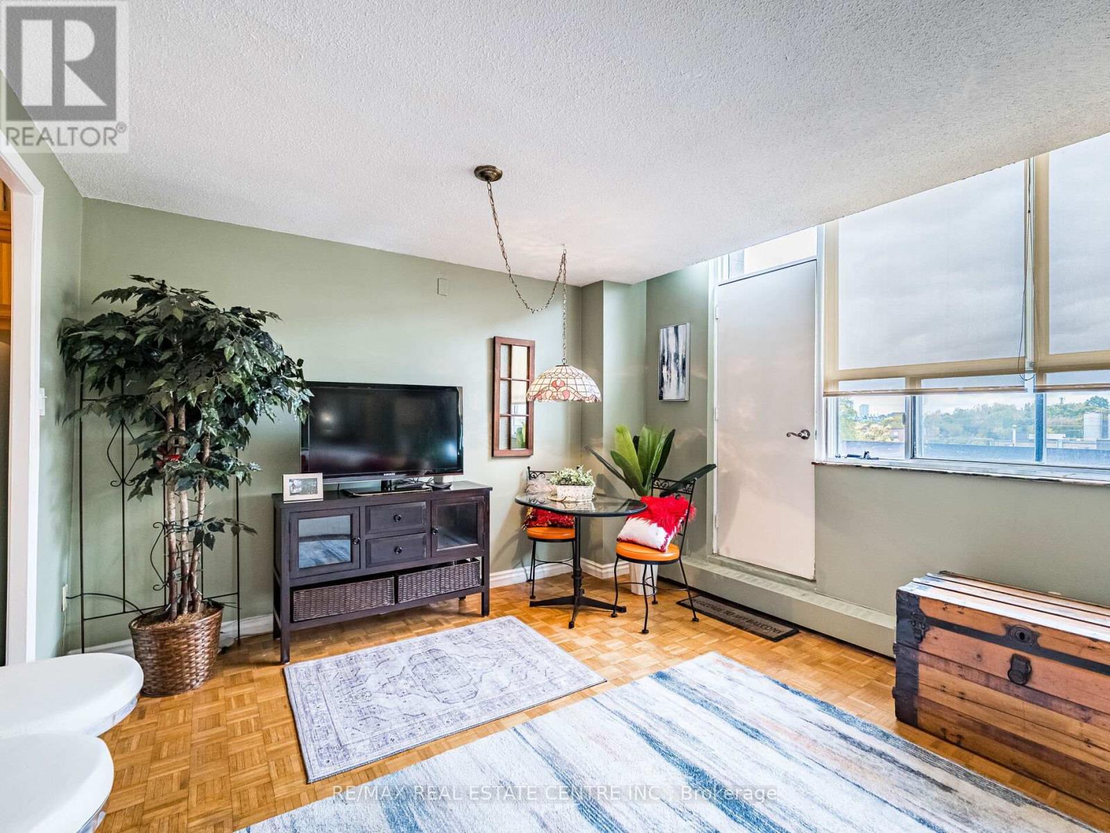 Ph4/604 - 3625 Lakeshore Boulevard, Toronto, Ontario  M8W 4W2 - Photo 17 - W12472779