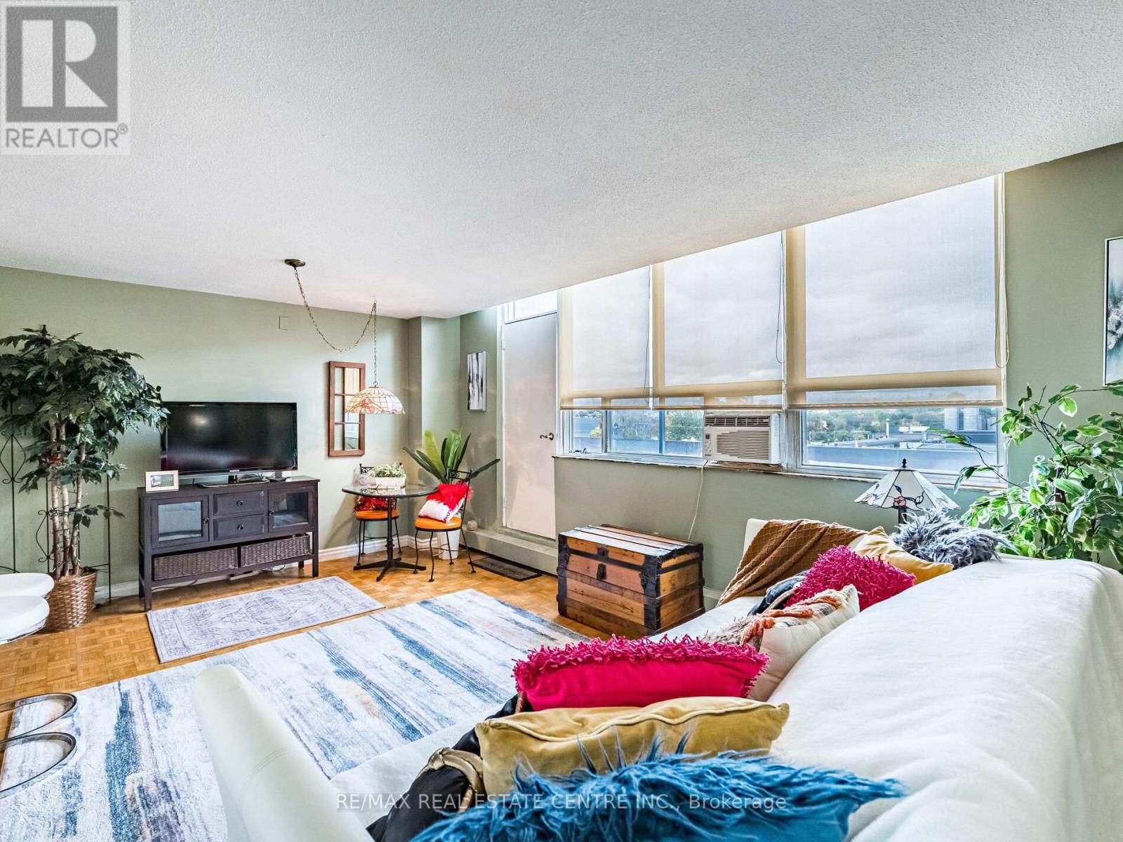 Ph4/604 - 3625 Lakeshore Boulevard, Toronto, Ontario  M8W 4W2 - Photo 15 - W12472779