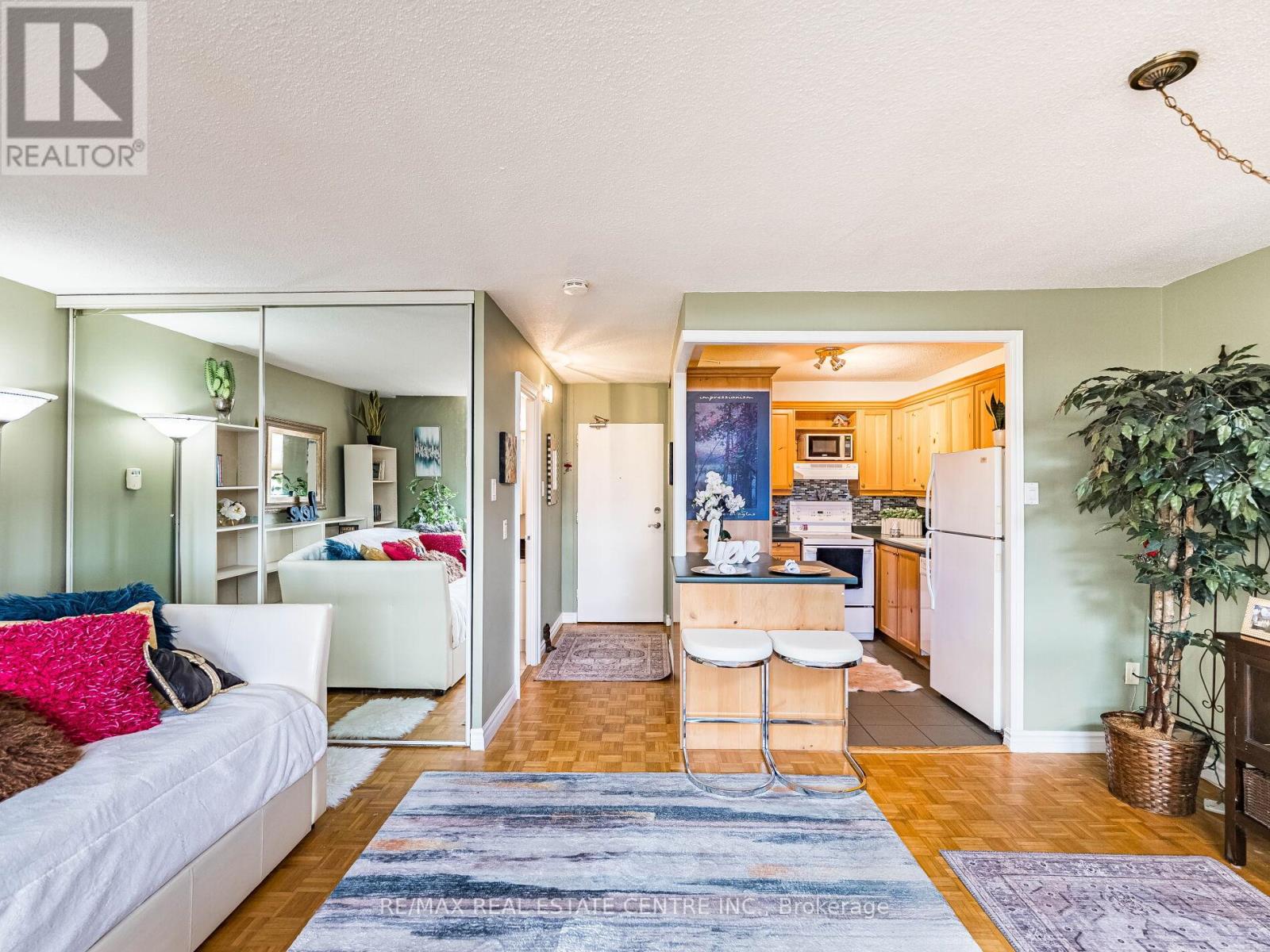 Ph4/604 - 3625 Lakeshore Boulevard, Toronto, Ontario  M8W 4W2 - Photo 19 - W12472779