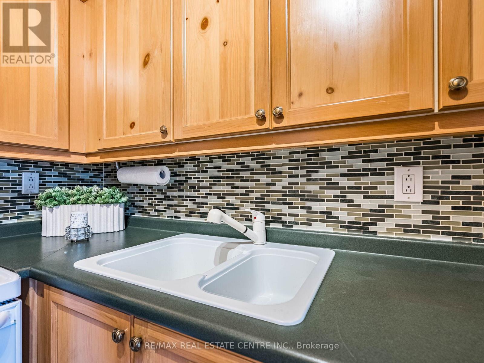 Ph4/604 - 3625 Lakeshore Boulevard, Toronto, Ontario  M8W 4W2 - Photo 31 - W12472779