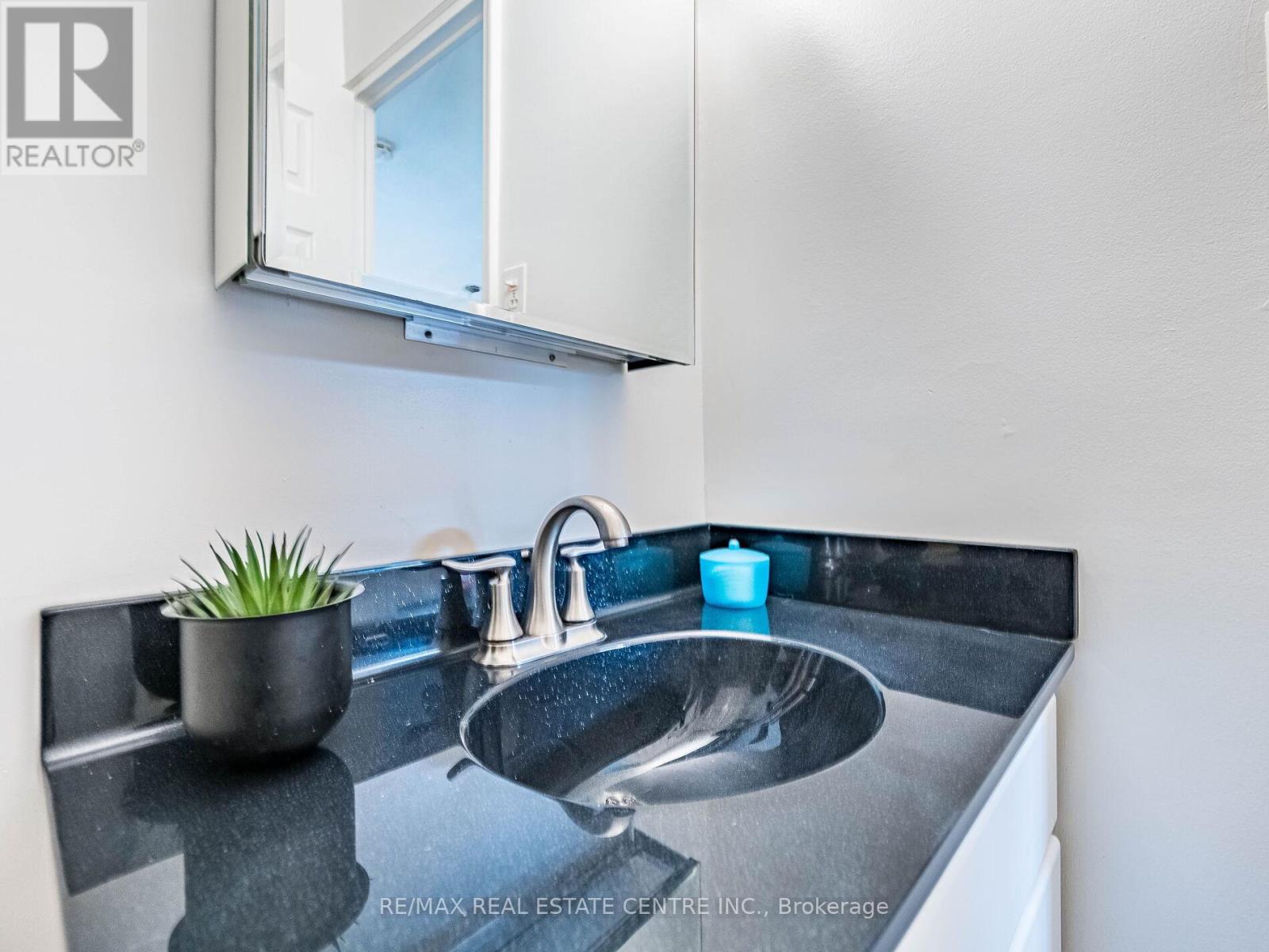 Ph4/604 - 3625 Lakeshore Boulevard, Toronto, Ontario  M8W 4W2 - Photo 40 - W12472779