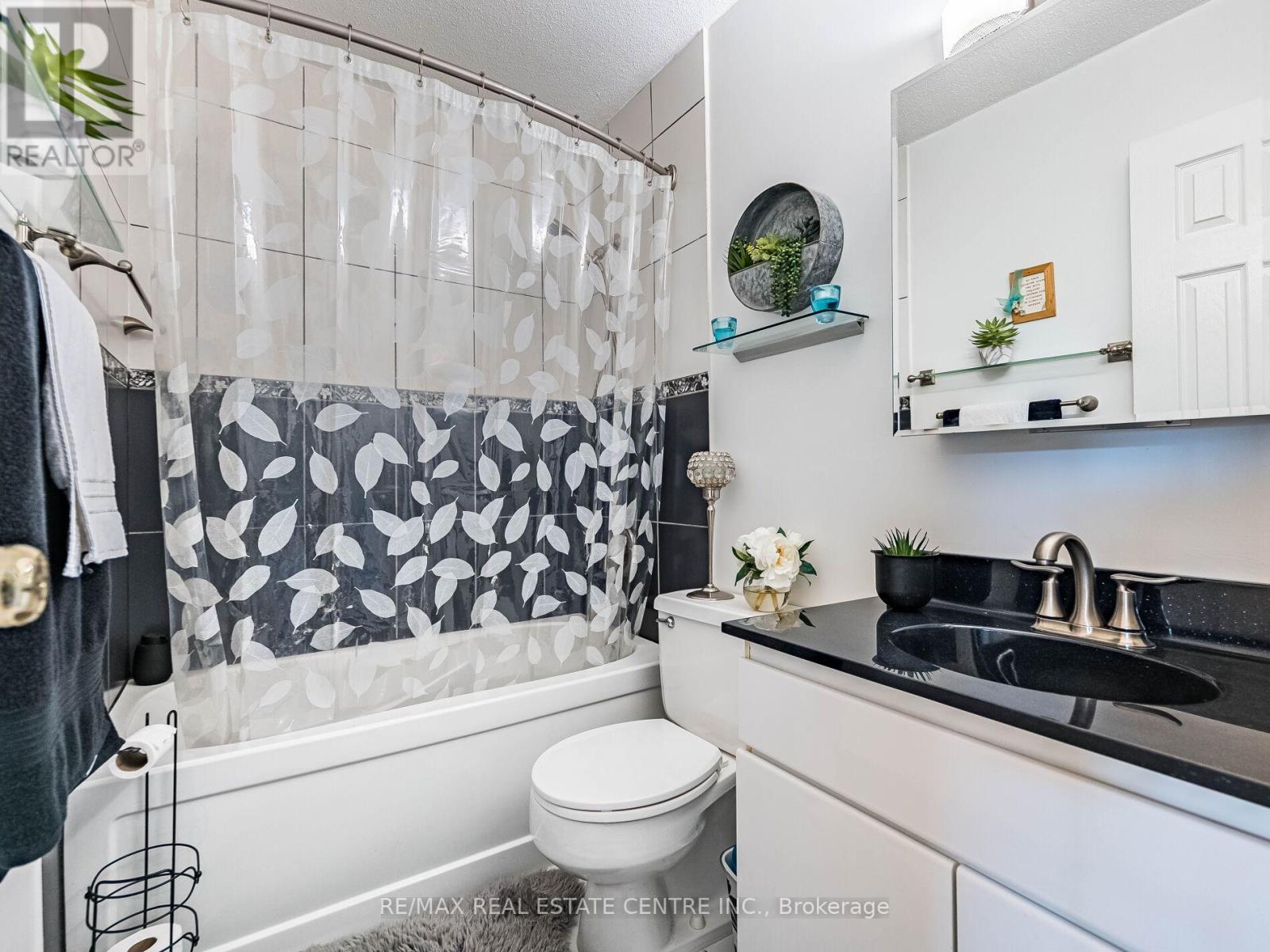 Ph4/604 - 3625 Lakeshore Boulevard, Toronto, Ontario  M8W 4W2 - Photo 38 - W12472779