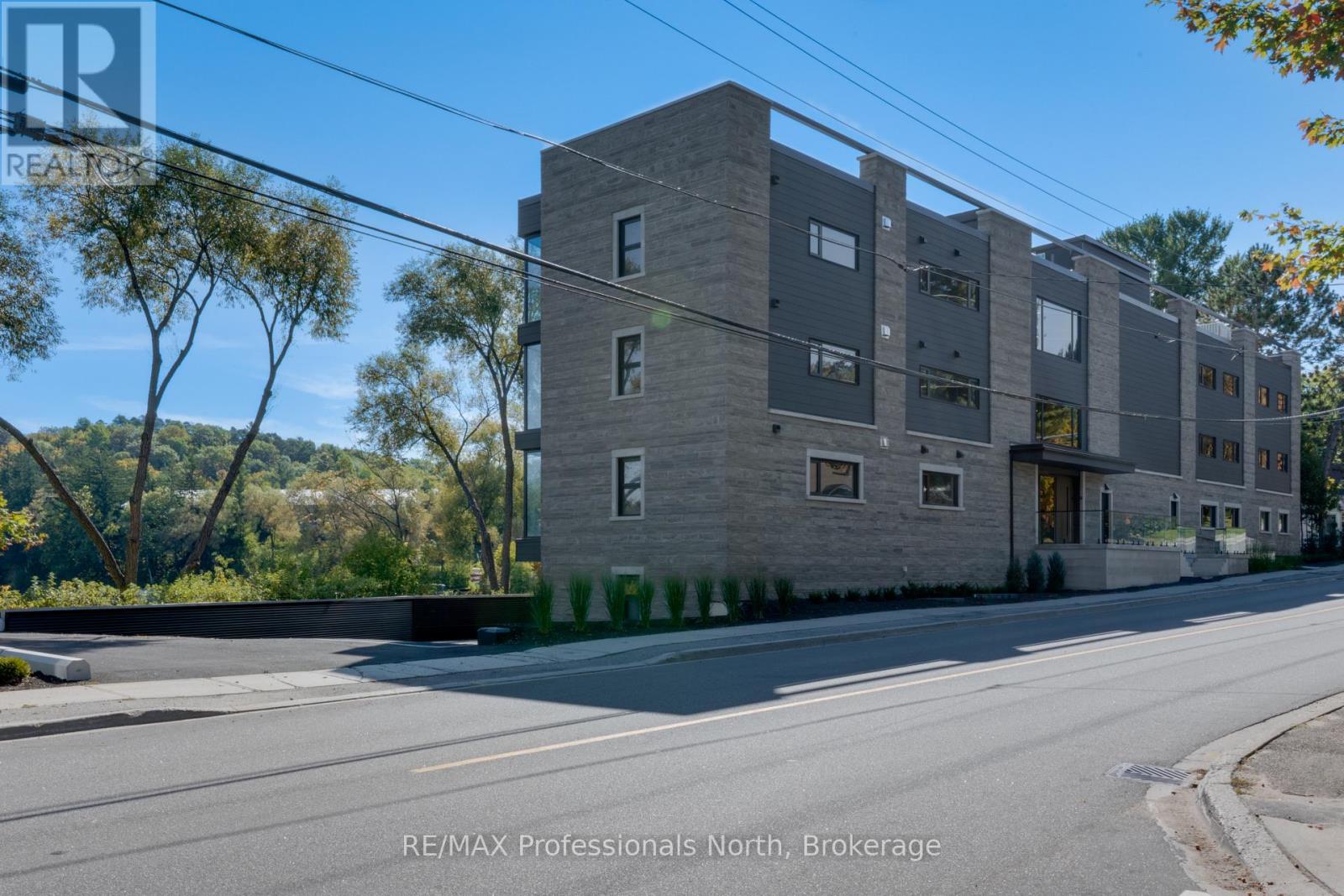 203 - 32 Brunel Road, Huntsville, Ontario  P1H 1P5 - Photo 8 - X12475512