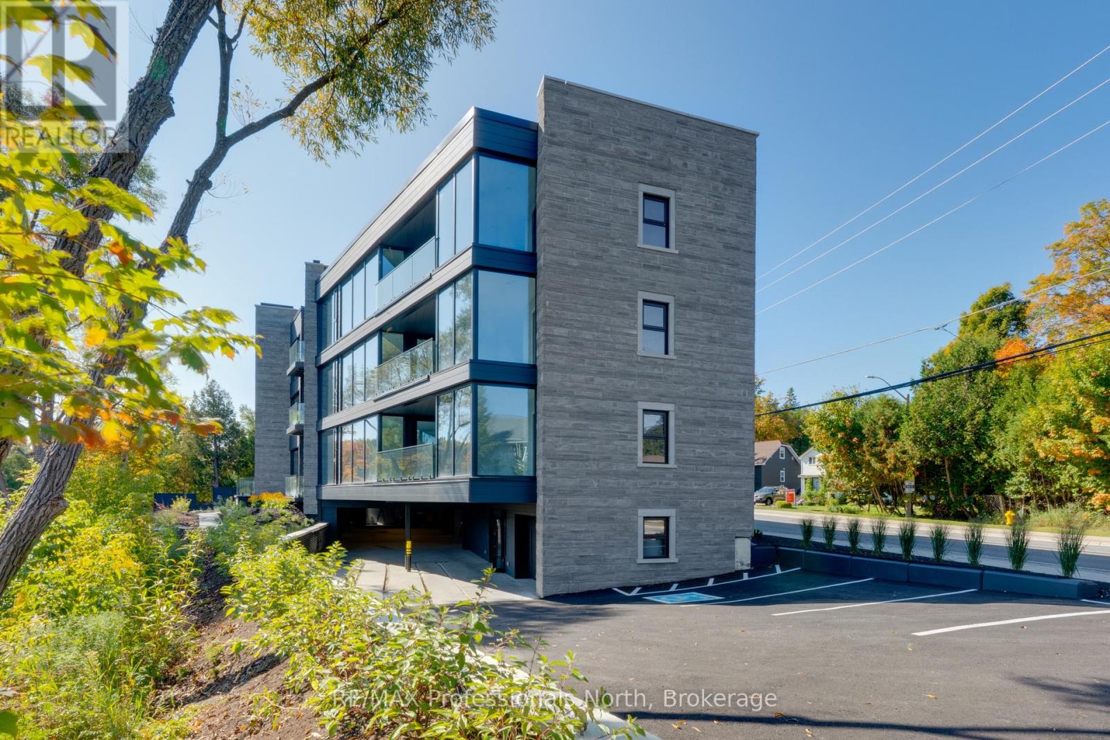 101 - 32 Brunel Road, Huntsville, Ontario  P1H 1P5 - Photo 3 - X12475515
