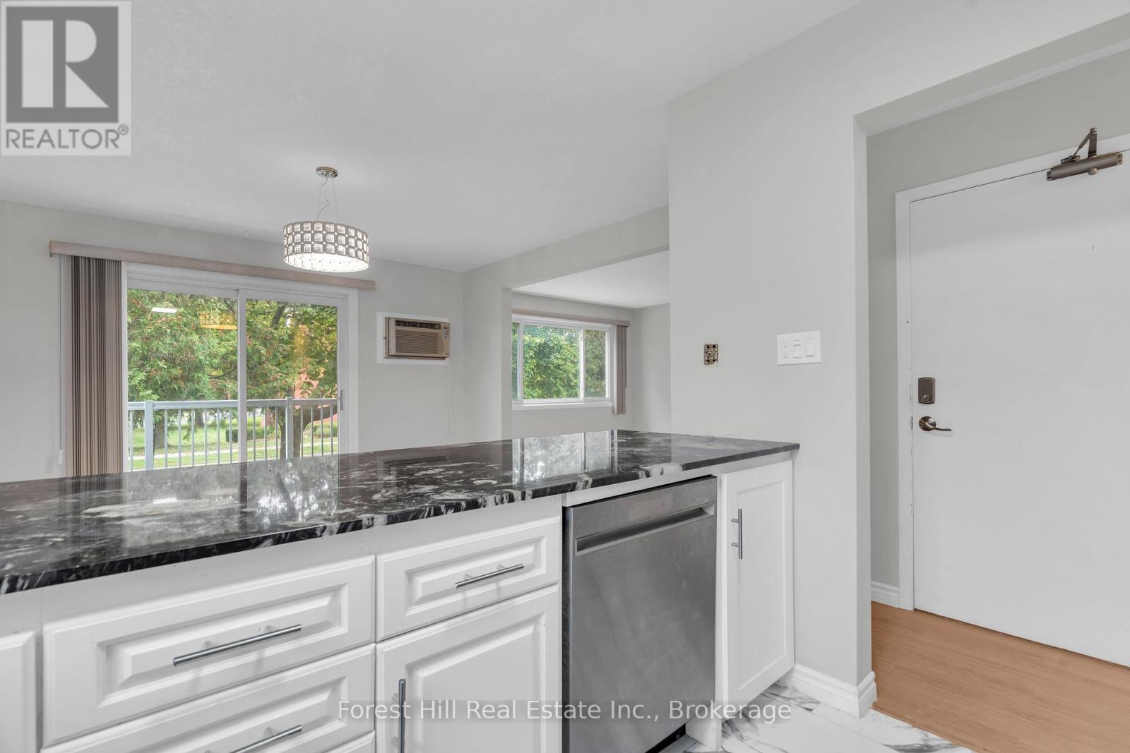 35 Shaftsbury Drive, Kitchener, Ontario  N2A 1N4 - Photo 10 - X12475532